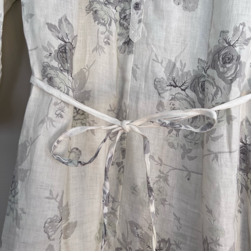 100% linen white dress with roses print. Long sleeve dress. Size 10 - Picture 9 of 14